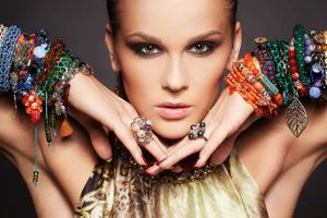 Tips to Purchase Accessories for Women with Amazing Features